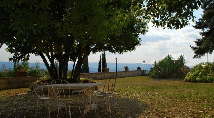 Castello Di Tavolese Hotel เชร์ตาลโด ภายนอก รูปภาพ